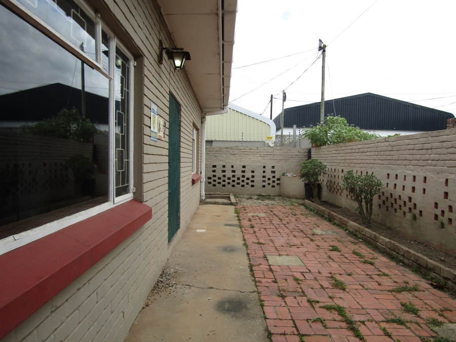 2 Bedroom Property for Sale in Humansdorp Eastern Cape